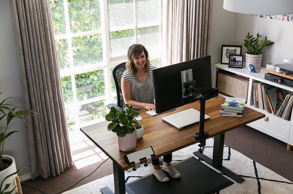 standing desk won't go up